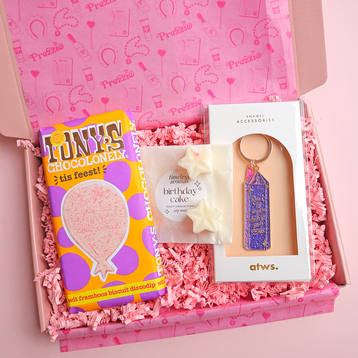Brievenbus cadeaubox met Tony’s Chocolonely chocolade, waxmelts en luxe sleutelhanger met quote