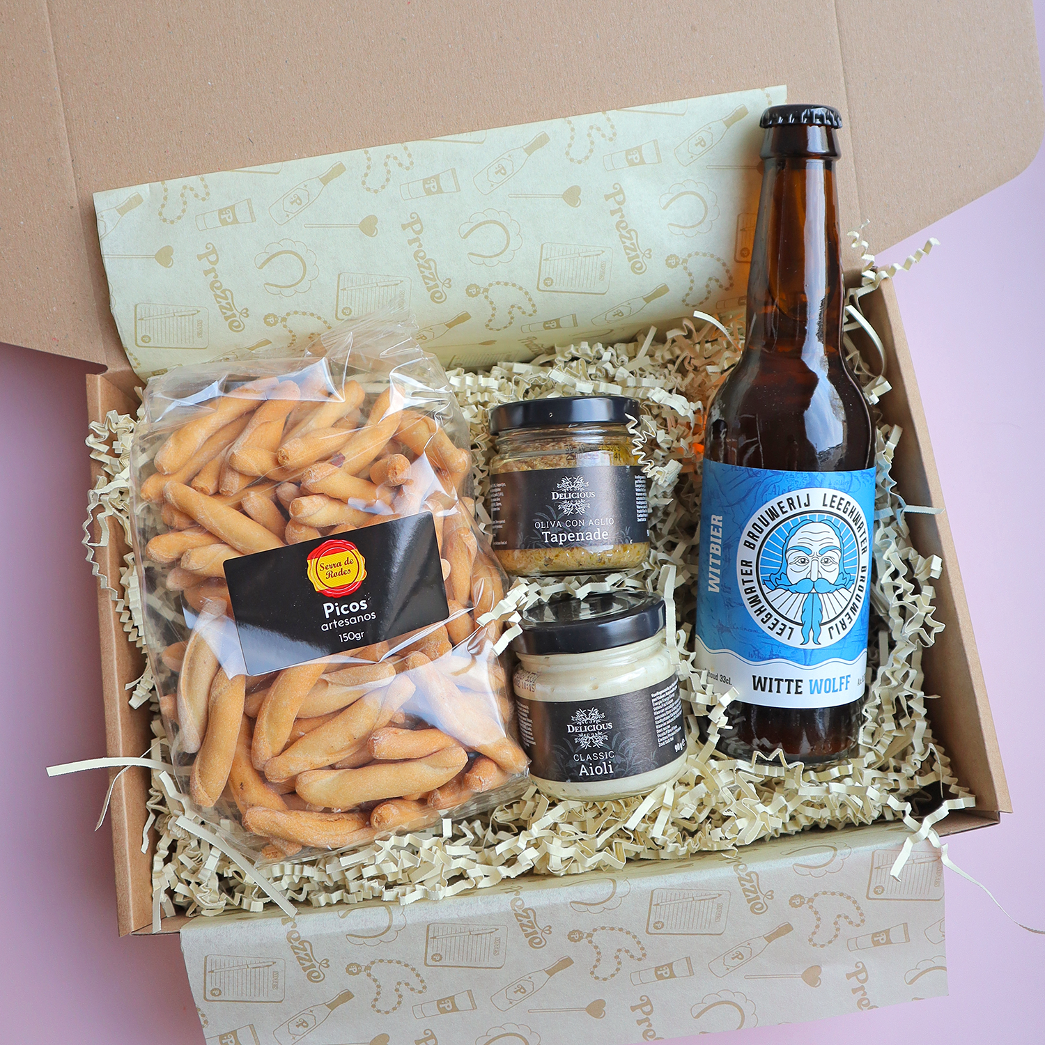 Mini borrelpakket met speciaalbier, aioli, tapenade en picos in cadeaubox