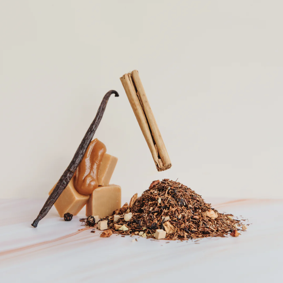 Crème Brûlée Cadeaubox | Luxe cadeau met thee, kaars & chocolade