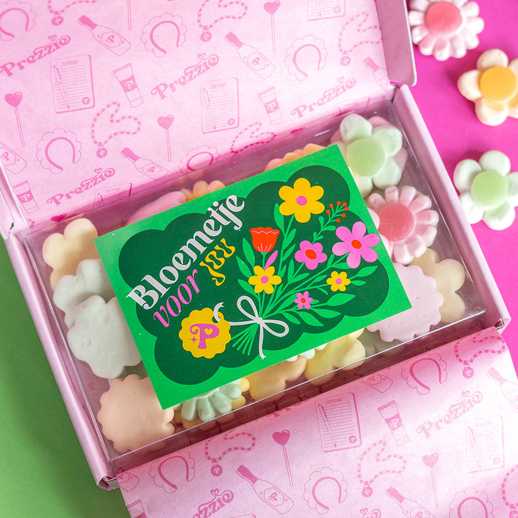 Bloemetje voor jou snoepcadeau in roze doos – brievenbus cadeautje met snoepbloemen