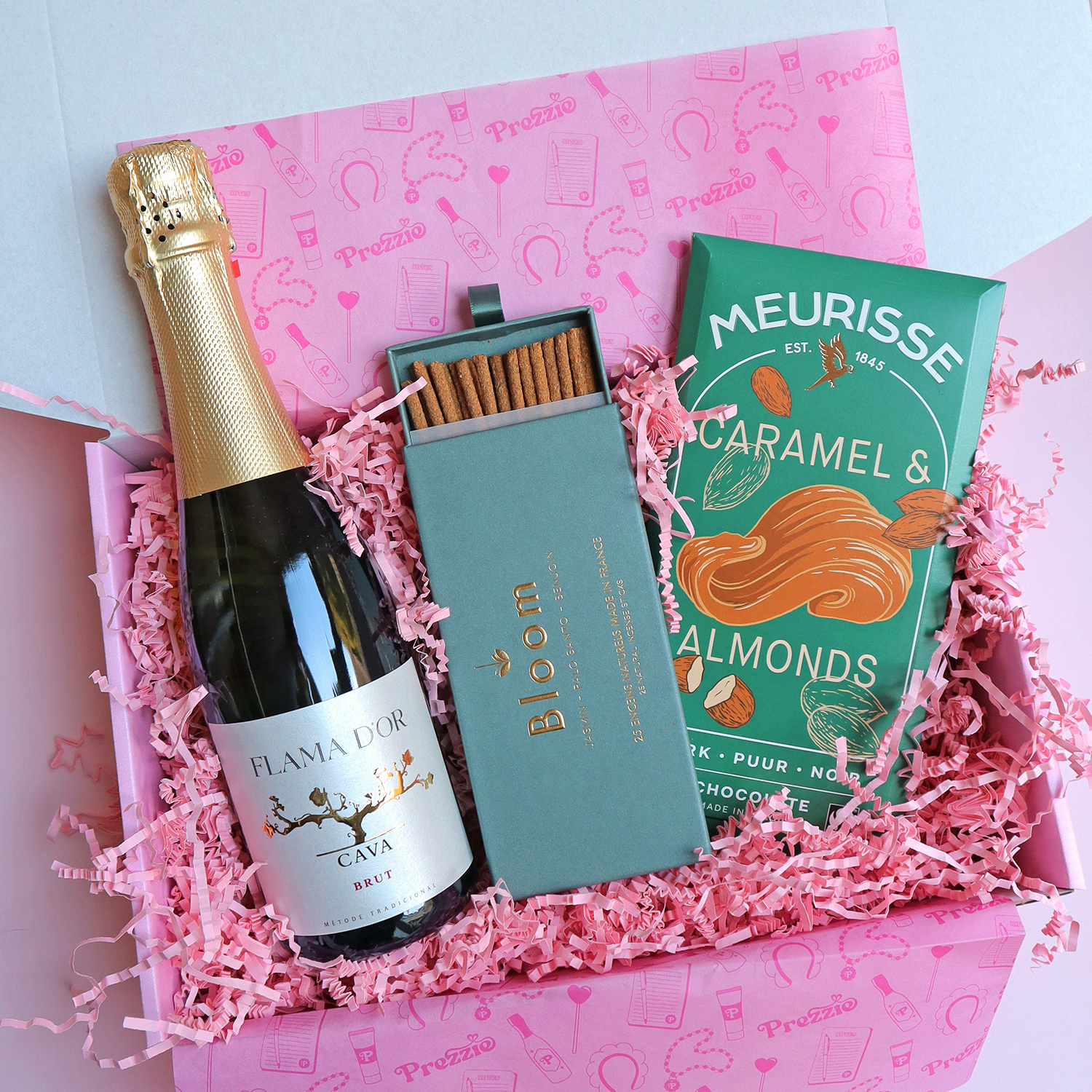 cadeau per post met cava, wierook en chocola